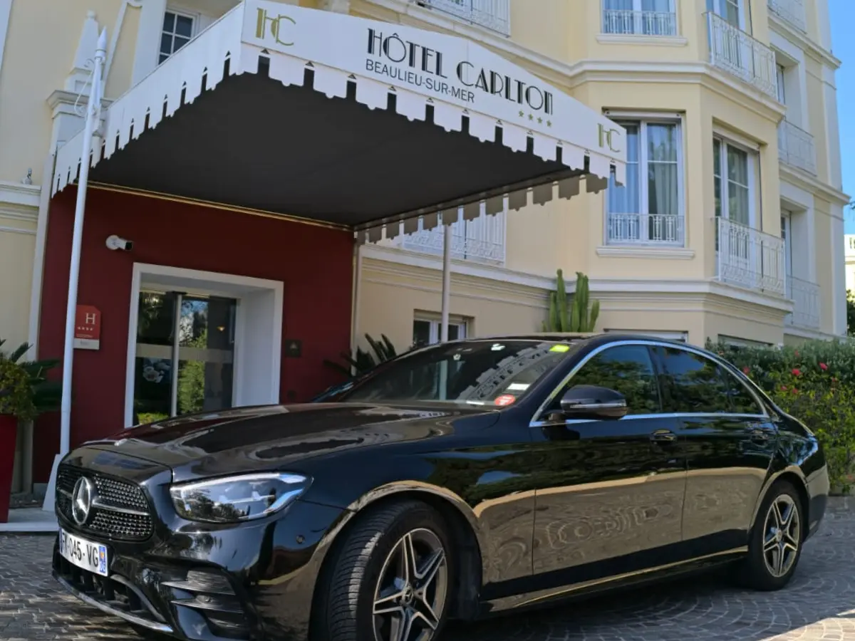 Transfert Nice aéroport Saint-Tropez 11 Aéroport Saint-Tropez: limousine Mercedes classe S